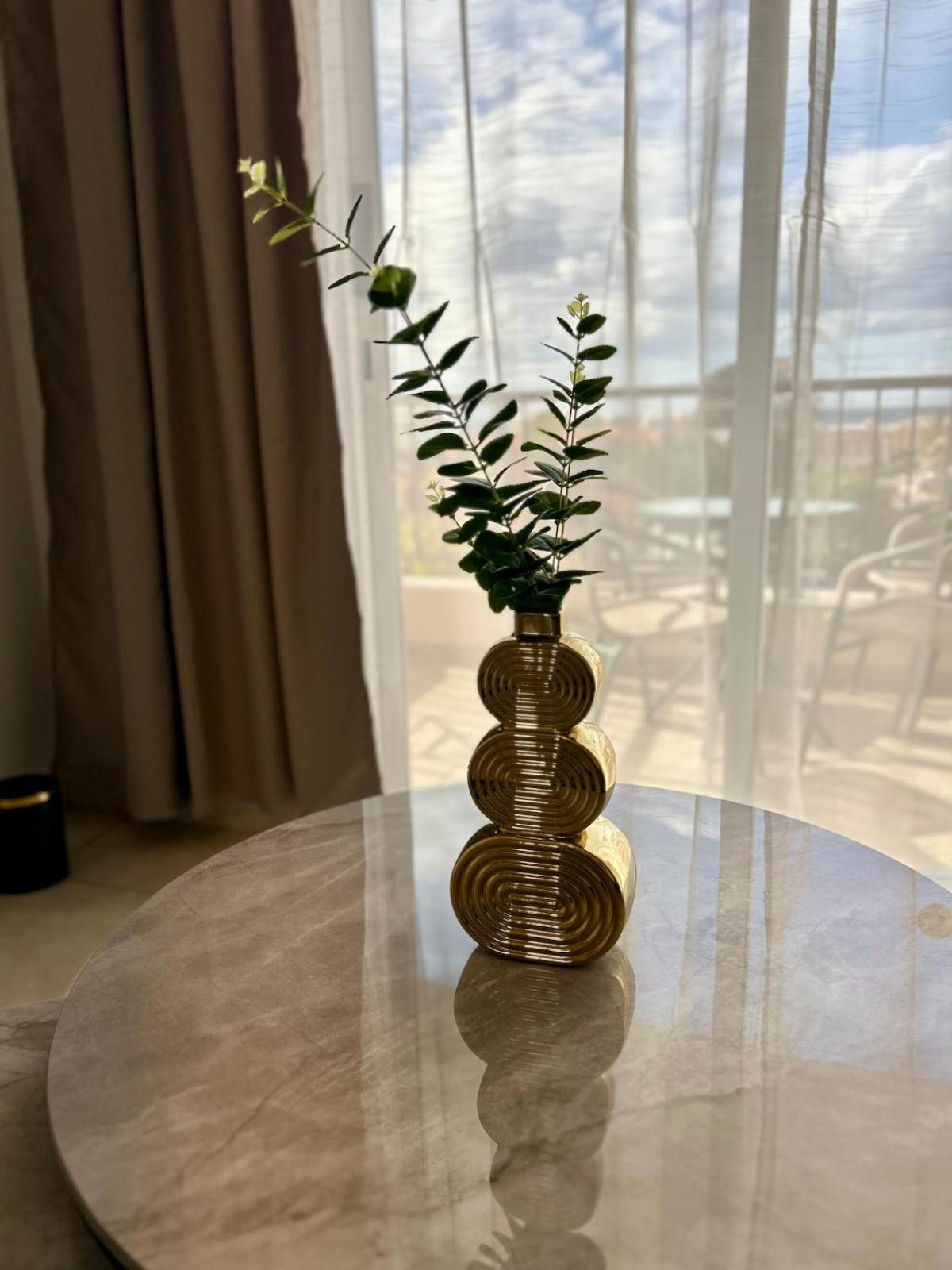 Emerald Sea View דירה